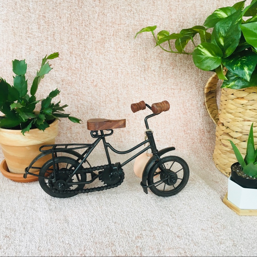 Miniature bicycle decor